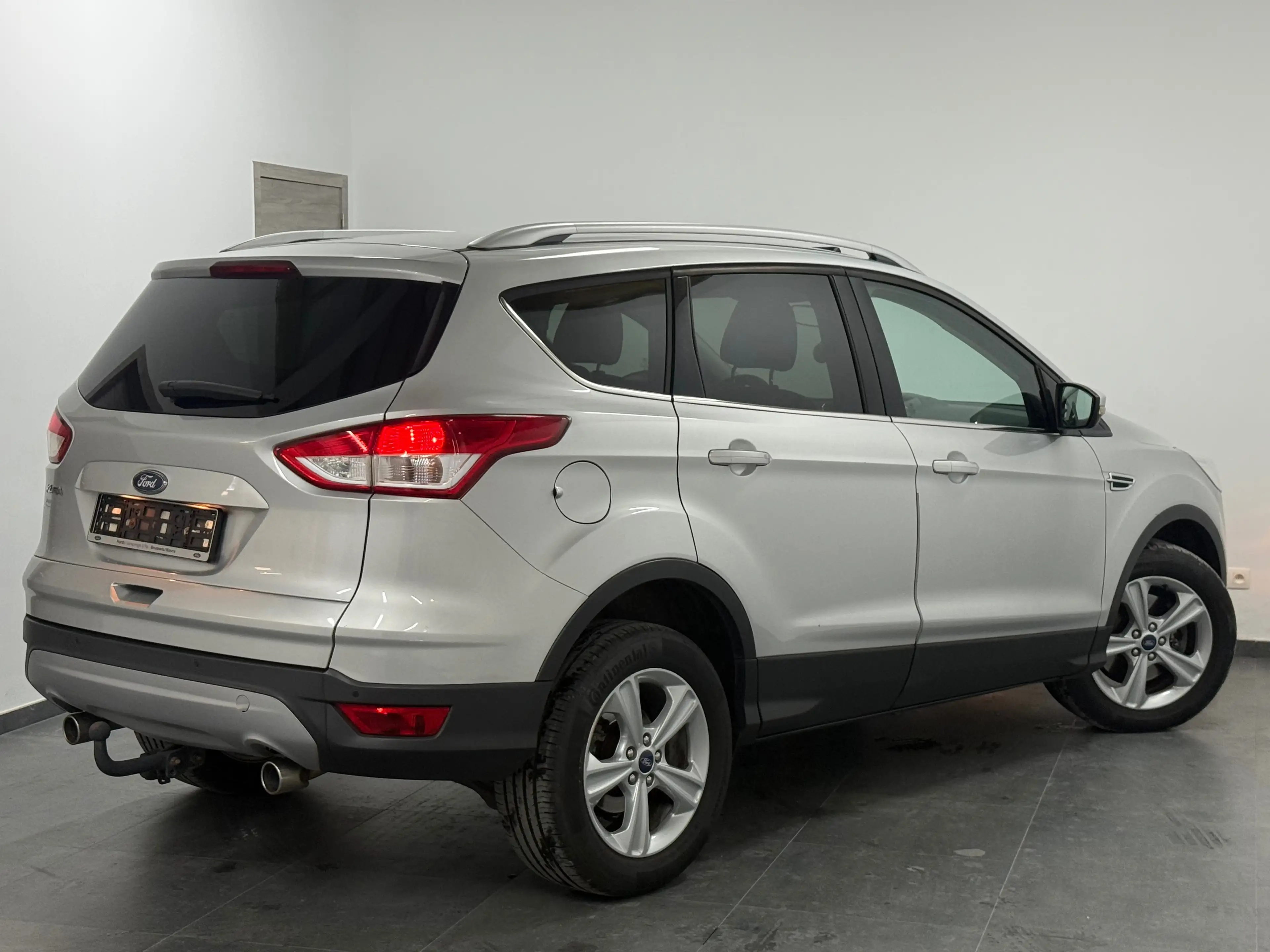 Ford Kuga 2.0 TDCi Titanium - 1erMain - Carnet  - Toit Ouvrant — photo 3