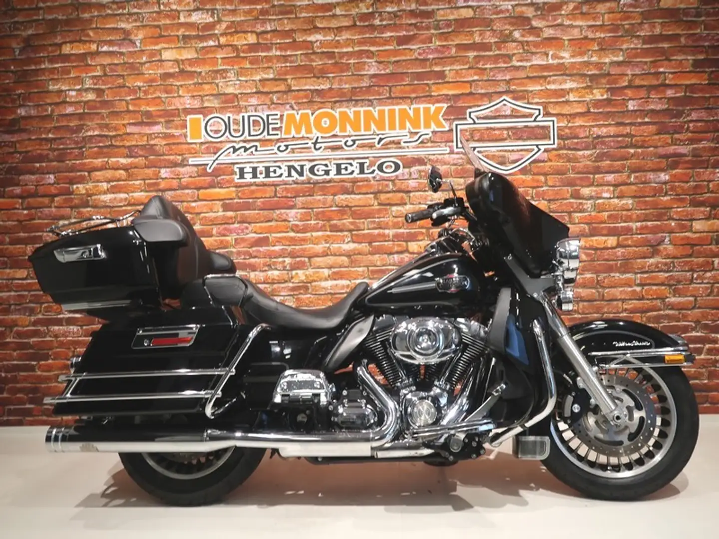 Harley-Davidson Ultra Classic FLHTCU 1580 Negru - 1