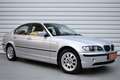 BMW 320 i+2.Hand+PDC+Tempomat+Schiebedach+38.200KM Silber - thumbnail 1