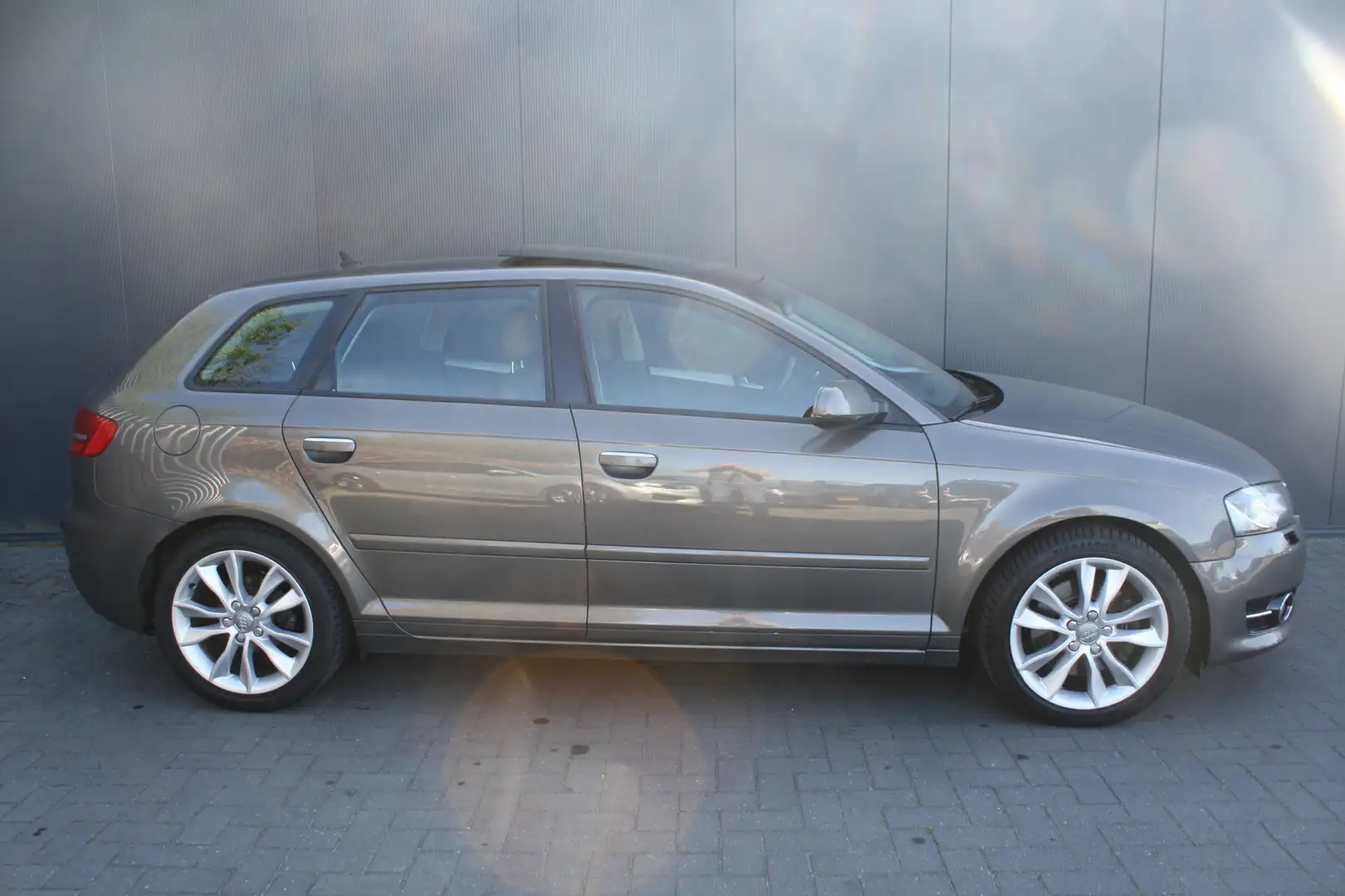 Audi A3 Sportback 2.0 TDI 170PK EURO 5 Ambition Advance - Gris - 2