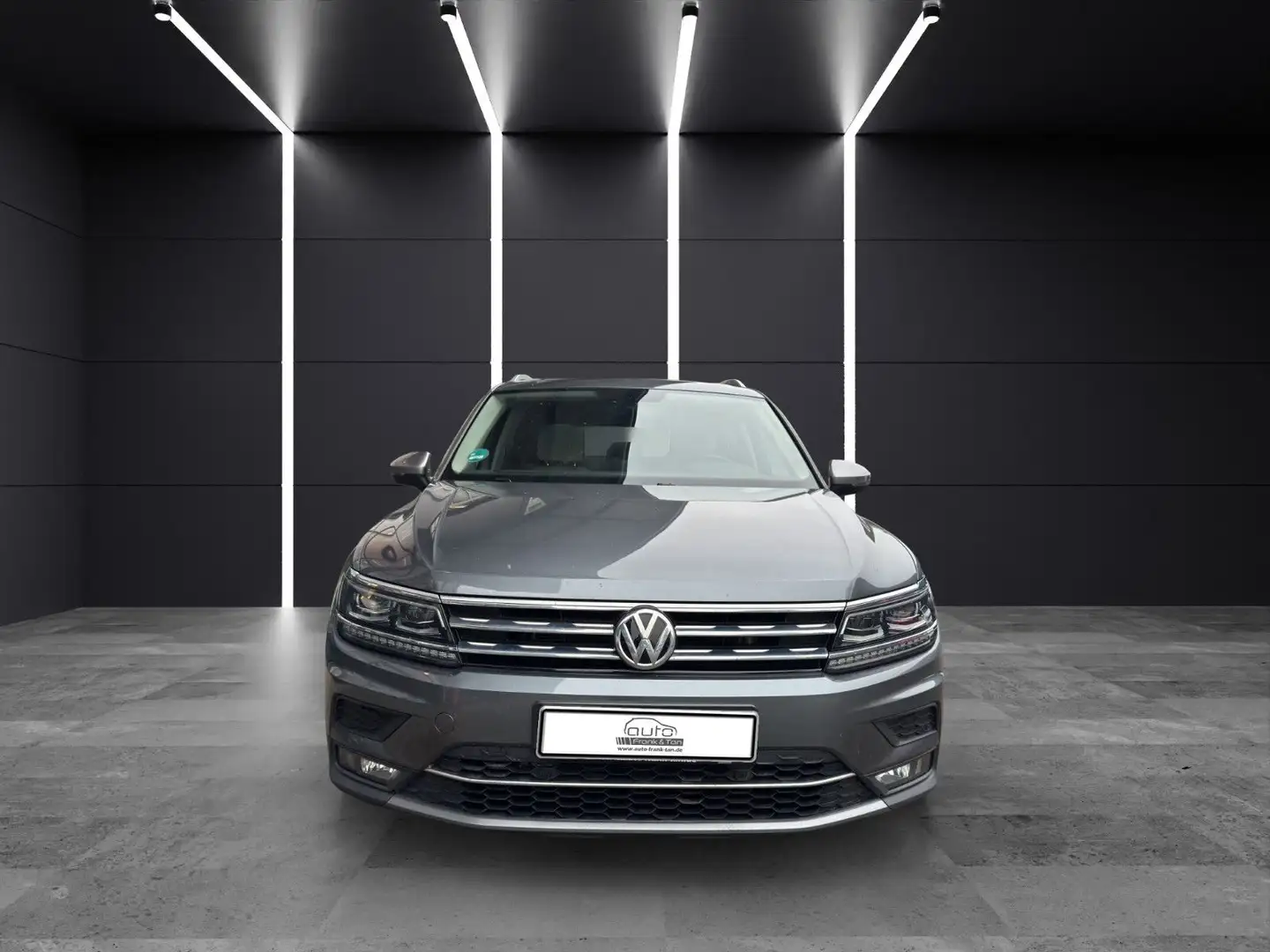 Volkswagen Tiguan Allspace *Apple CarPlay*Pano*Shz*7 Sitzer Grau - 2