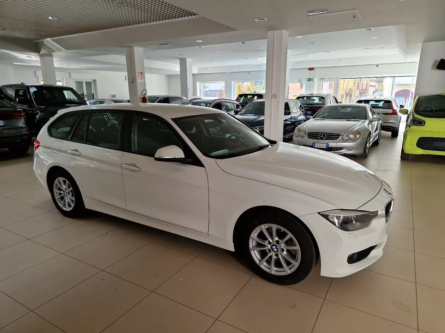 BMW 320 d Touring 190cv auto Navi Cerchi in Lega Fendi Blanc - 2