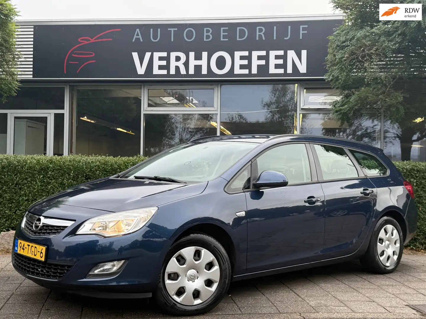 Opel Astra Sports Tourer 1.4 Business Edition - NAVI - CRUISE Blauw - 1