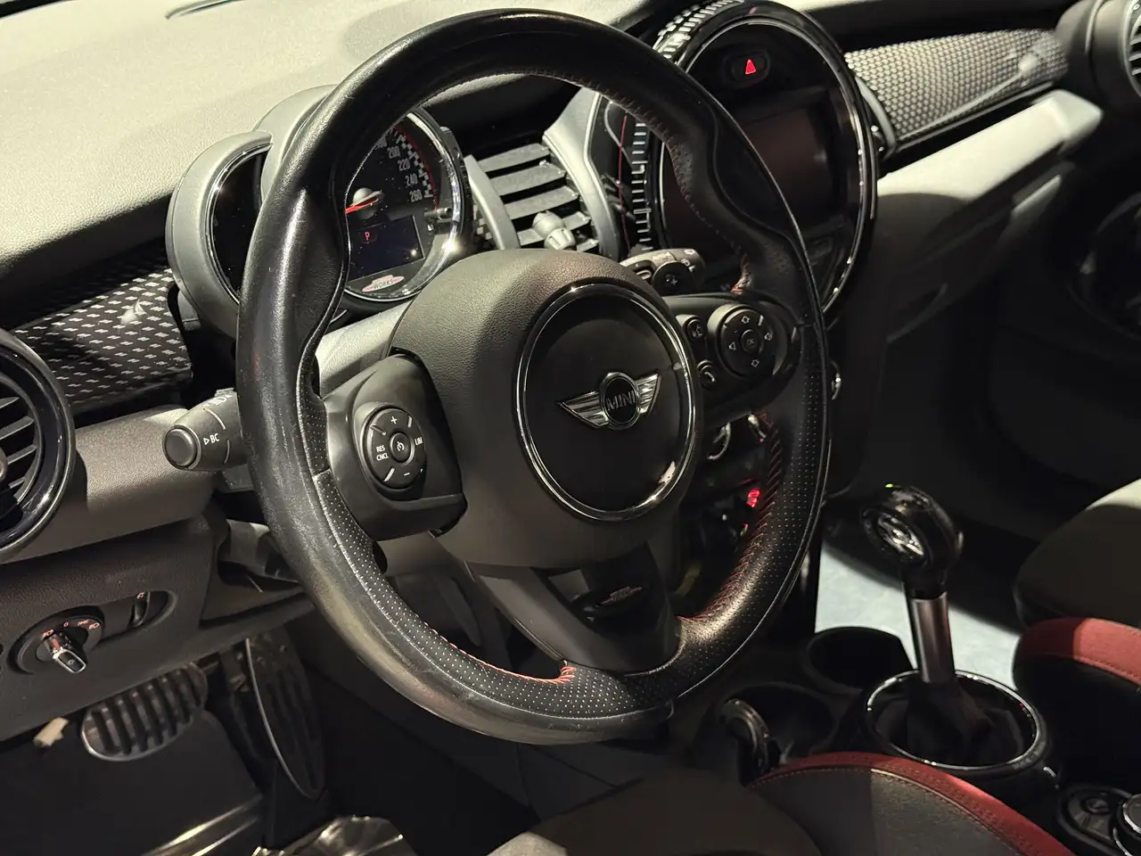 MINI John Cooper Works - Image 13