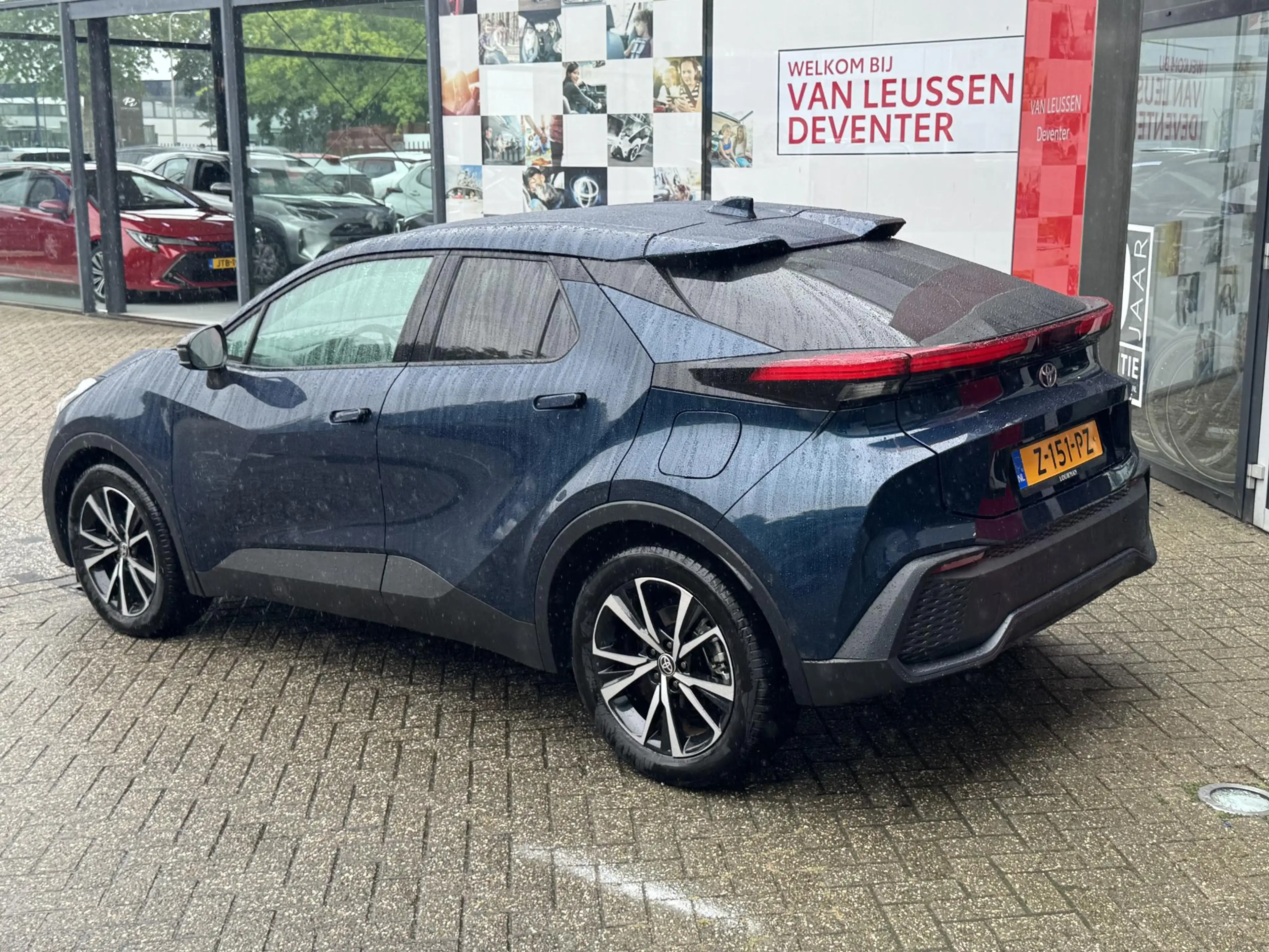 Toyota C-HR 1.8 Hybrid 140 First Edition NL-AUTO 1E EIGENAAR R — photo 4