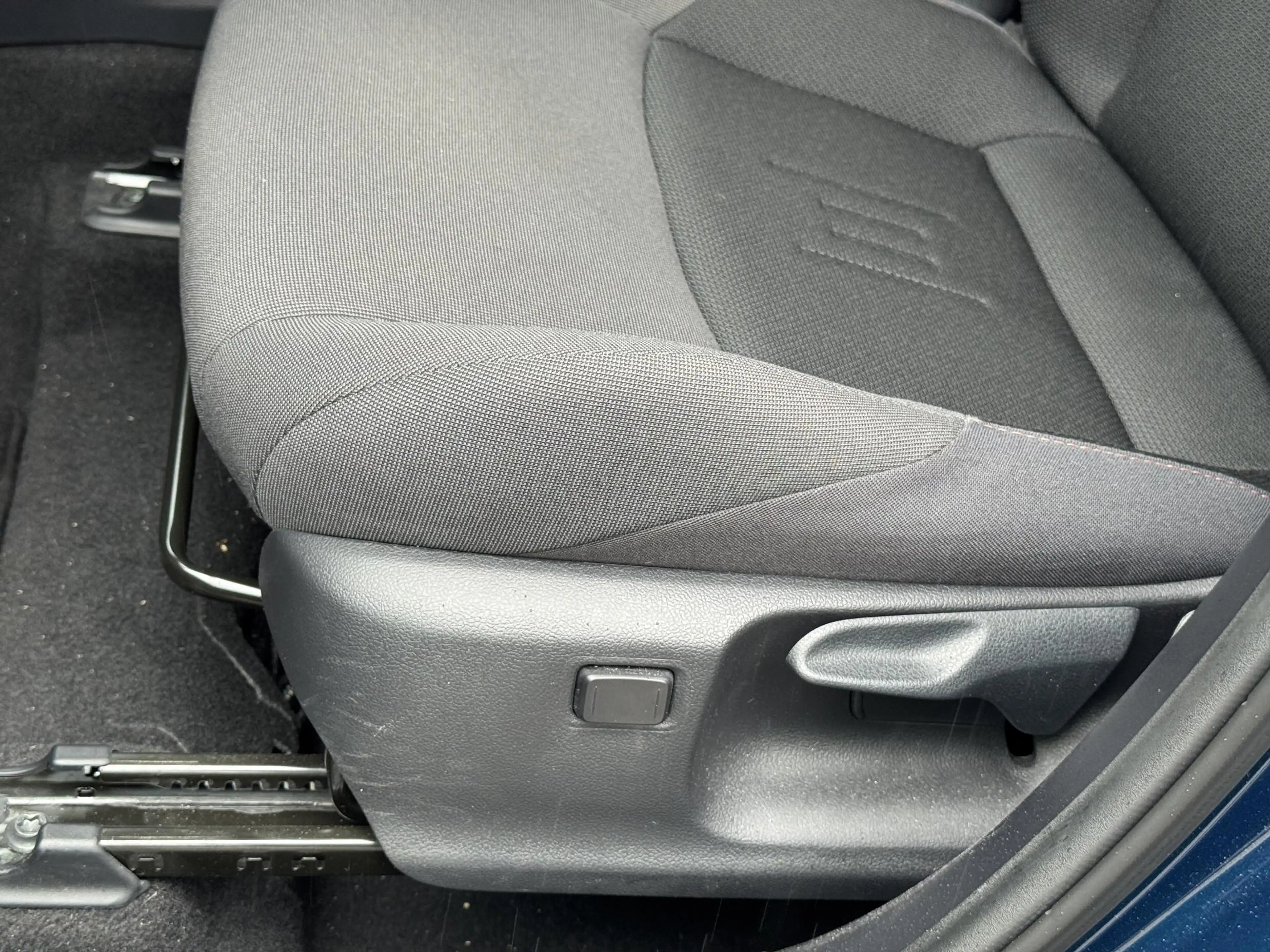 Toyota C-HR 1.8 Hybrid 140 First Edition NL-AUTO 1E EIGENAAR R — photo 8