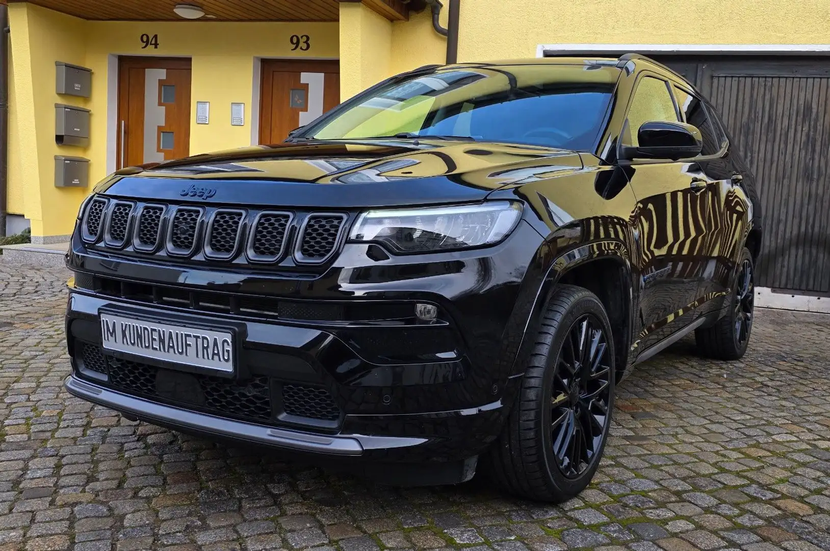 Jeep Compass S Plug-In Hybrid 4WD_gehobene Ausstatt.. Schwarz - 1