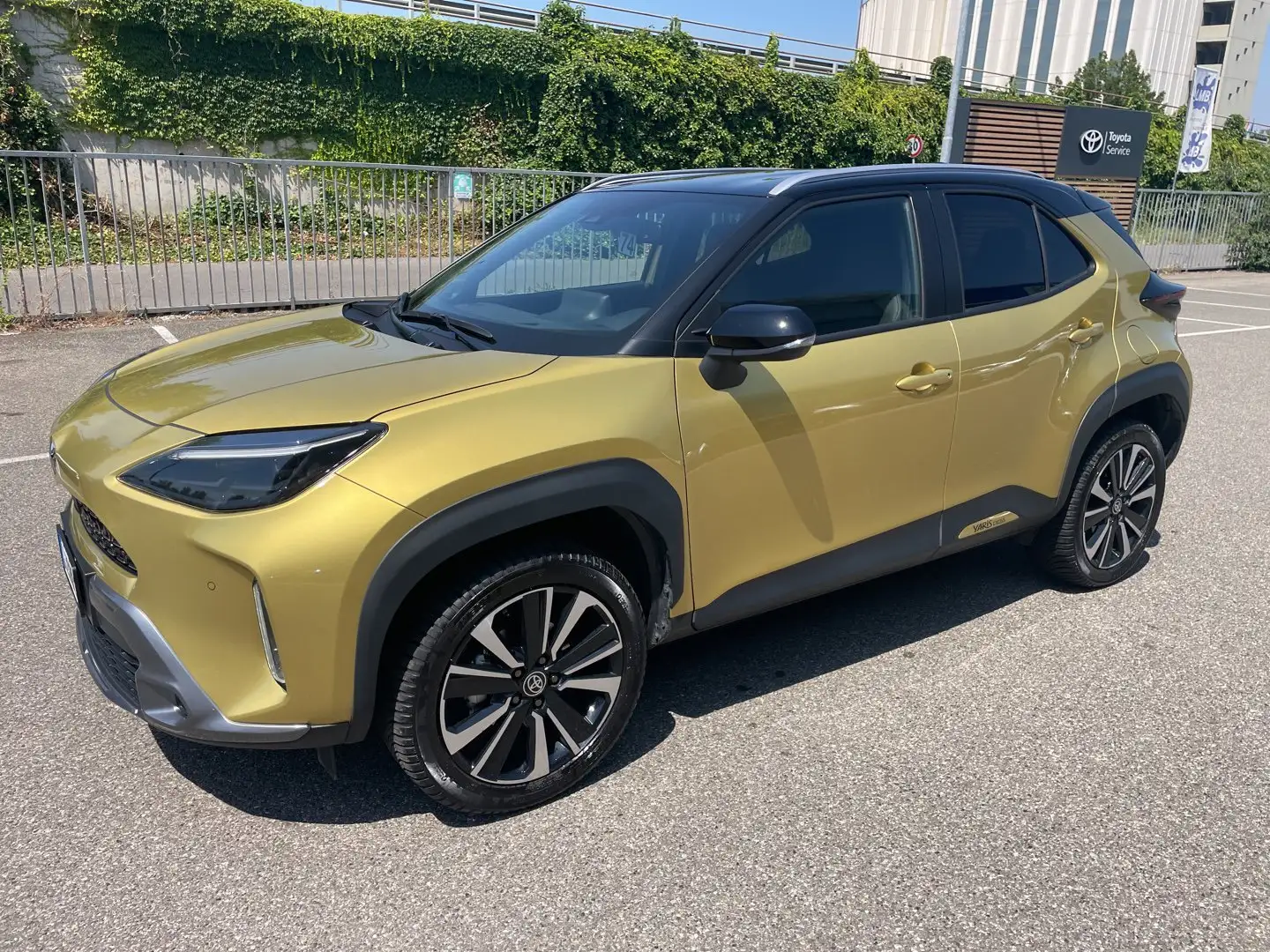 Toyota Yaris Cross 1.5 Hybrid 5p. E-CVT AWD-i Premiere Giallo - 1