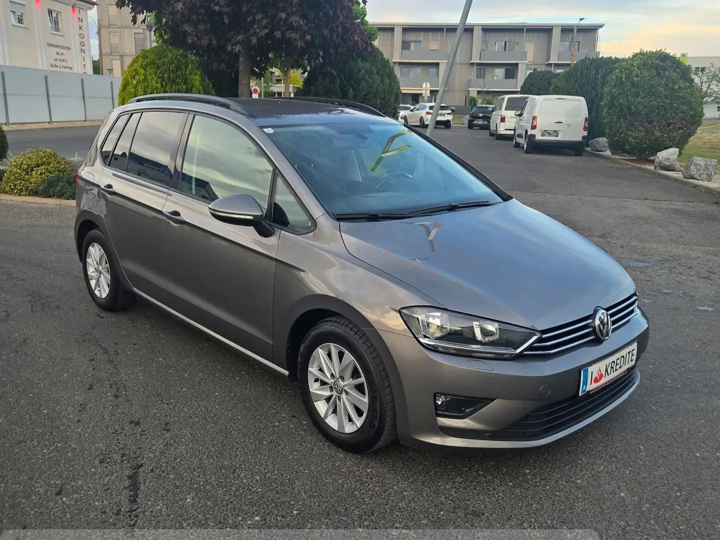 Volkswagen Golf Sportsvan Golf Sportsvan Comfortline *2. Besitz wenig KM * Grau - 2