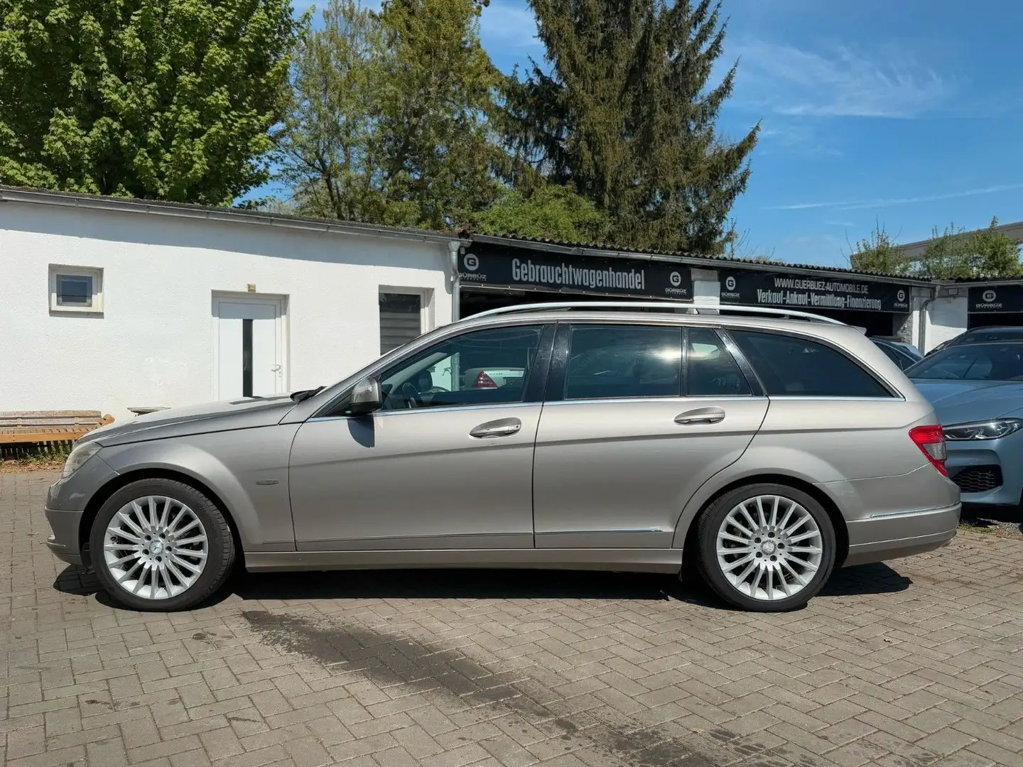 Mercedes-Benz C 220 T CDI Avantgarde Navi*Leder*el.Heckklappe Argent - 1