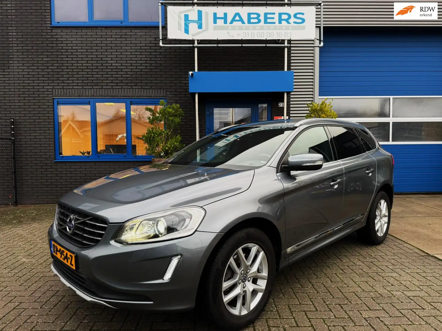 Volvo XC60 2.0 D4 FWD R-Design 190PK|FaceLift|Navi|AUT|Trekha Gris - 1