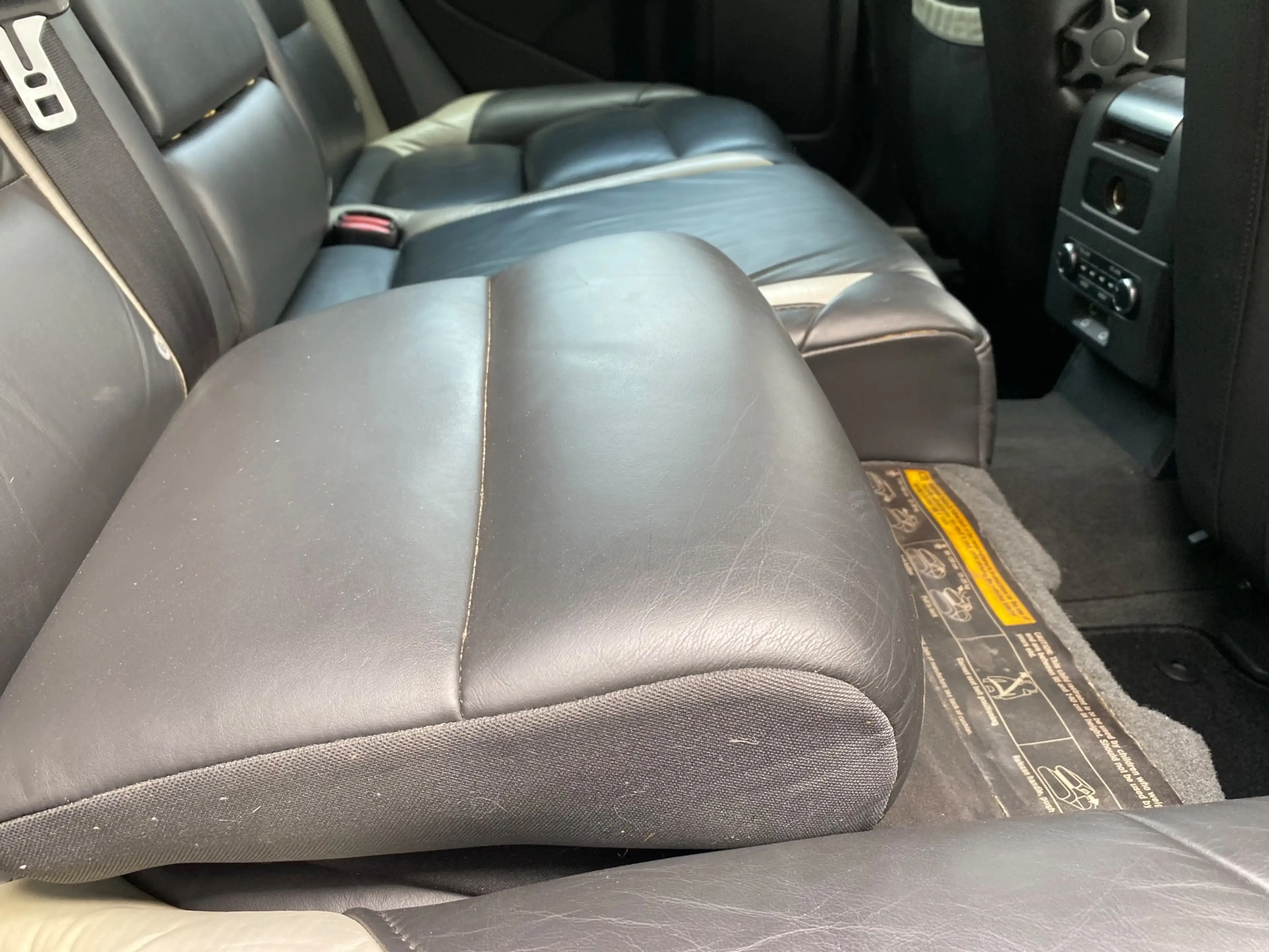 Volvo V70 2.5FT R-Design 230PK AUTOMAAT LEER / XENON / TREKH — photo 13