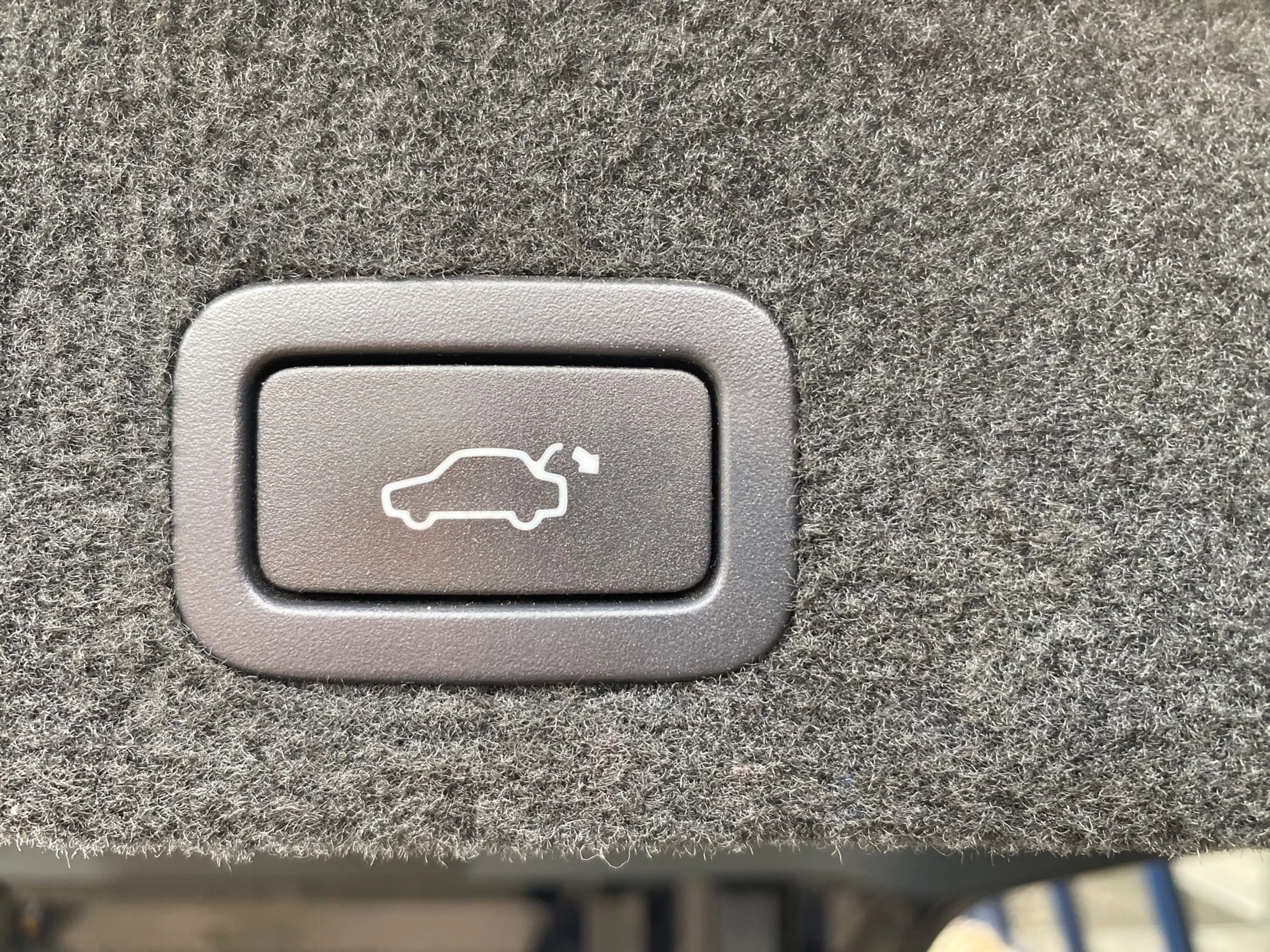 Volvo V70 2.5FT R-Design 230PK AUTOMAAT LEER / XENON / TREKH — photo 14