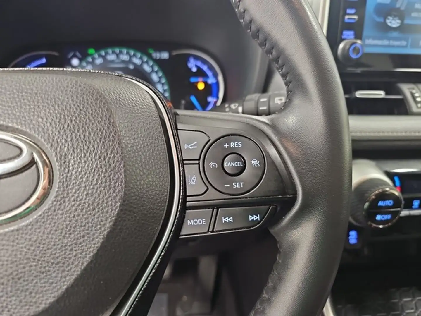 Toyota RAV 4 2.5 hybrid 2WD Advance Blanco - 2