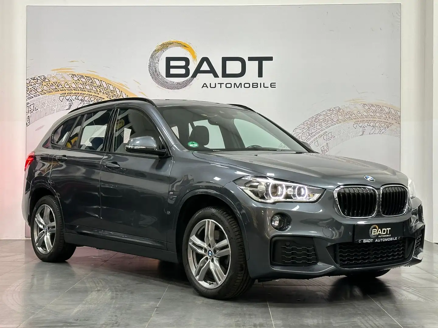 BMW X1 xDrive 20 d M Sport Shadow Gris - 2