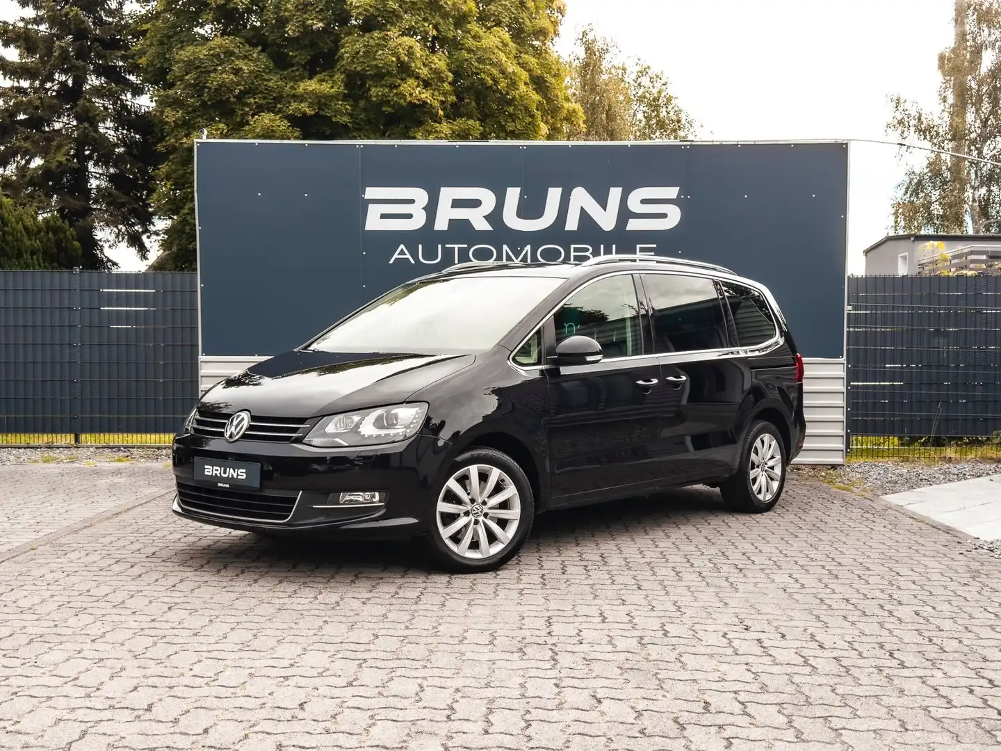 Volkswagen Sharan Highline 2.0 TDI DSG Pano AHK 6-Sitzer Noir - 1