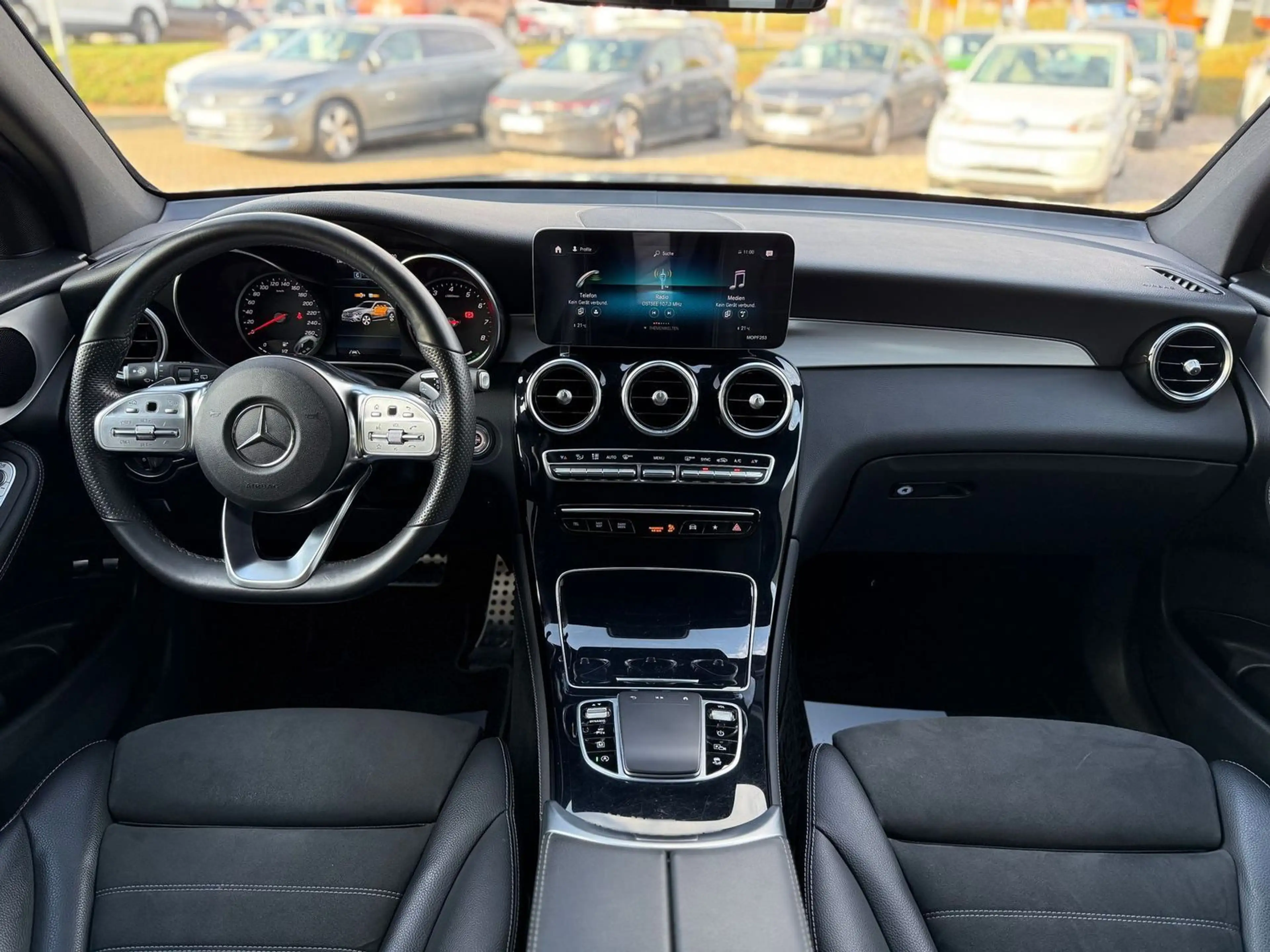 Mercedes-Benz GLC 200 AMG Line ACC LED AHK PDC SHZ el.Heck Kam. — photo 10