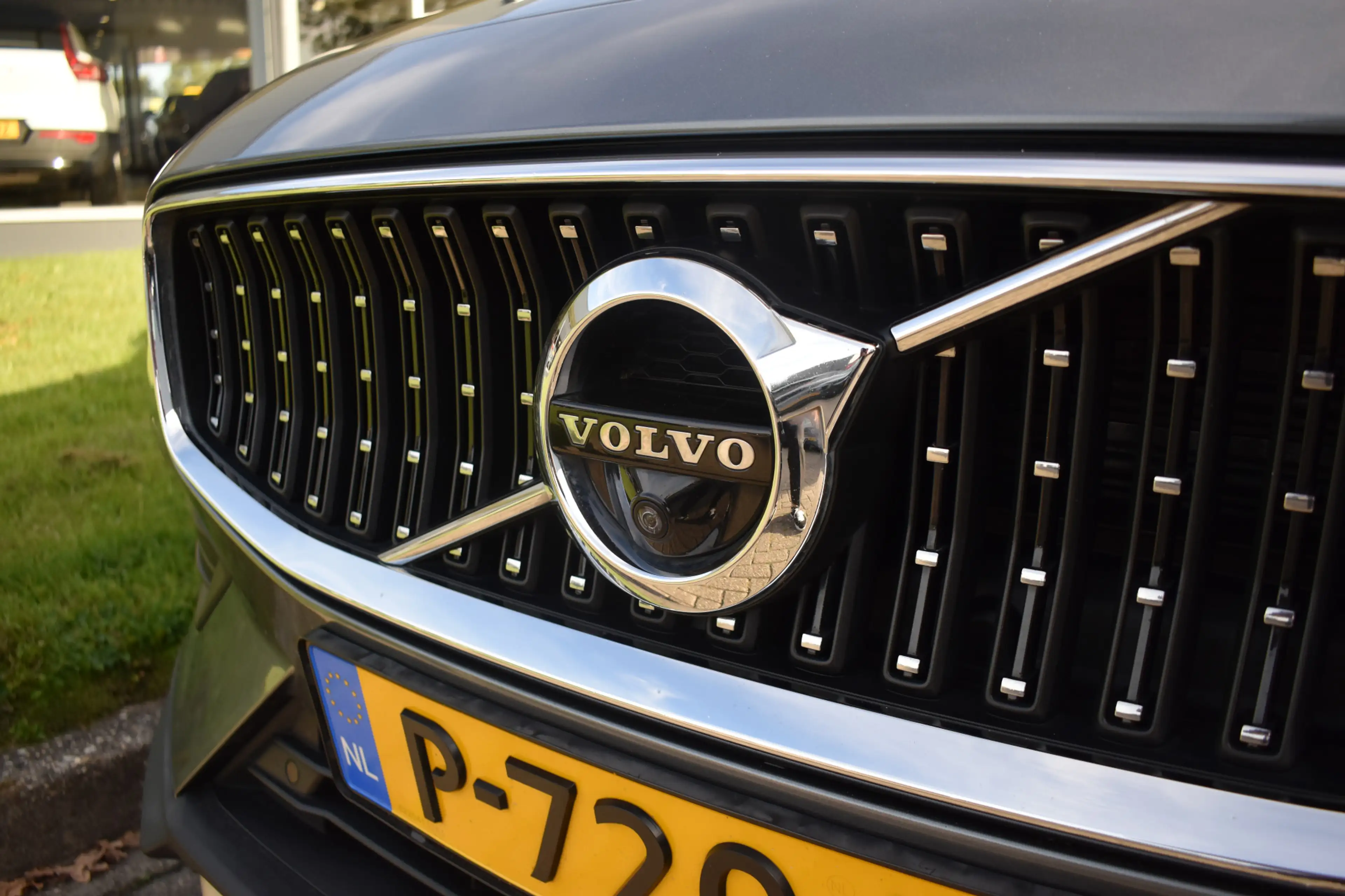 Volvo V60 Cross Country B4 212PK AWD Intro Edition | Diesel | Trekhaak | B — photo 4