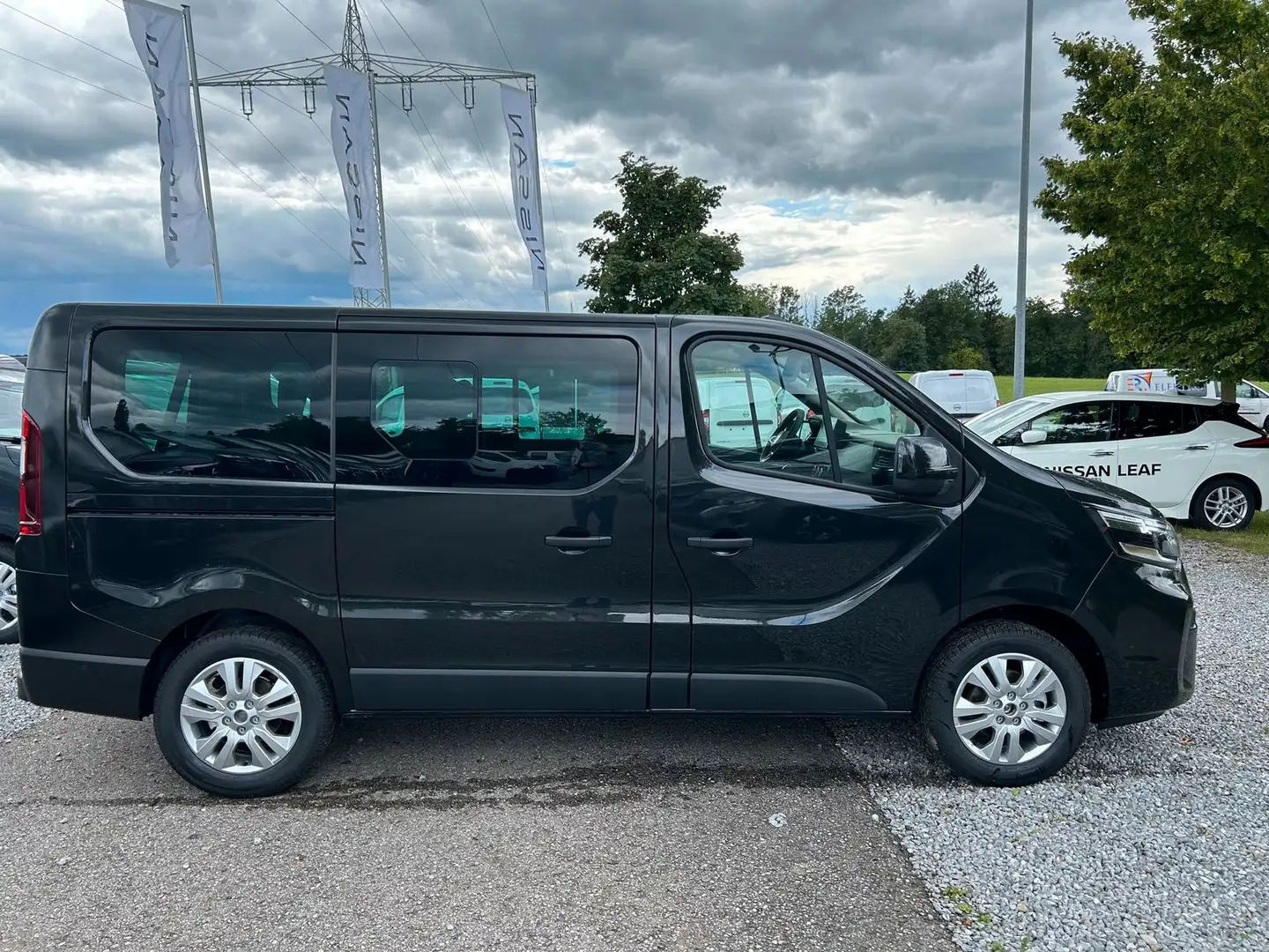 Nissan Primastar Kombi L1H1 (8-Si.) AT - Tekna Negro - 2