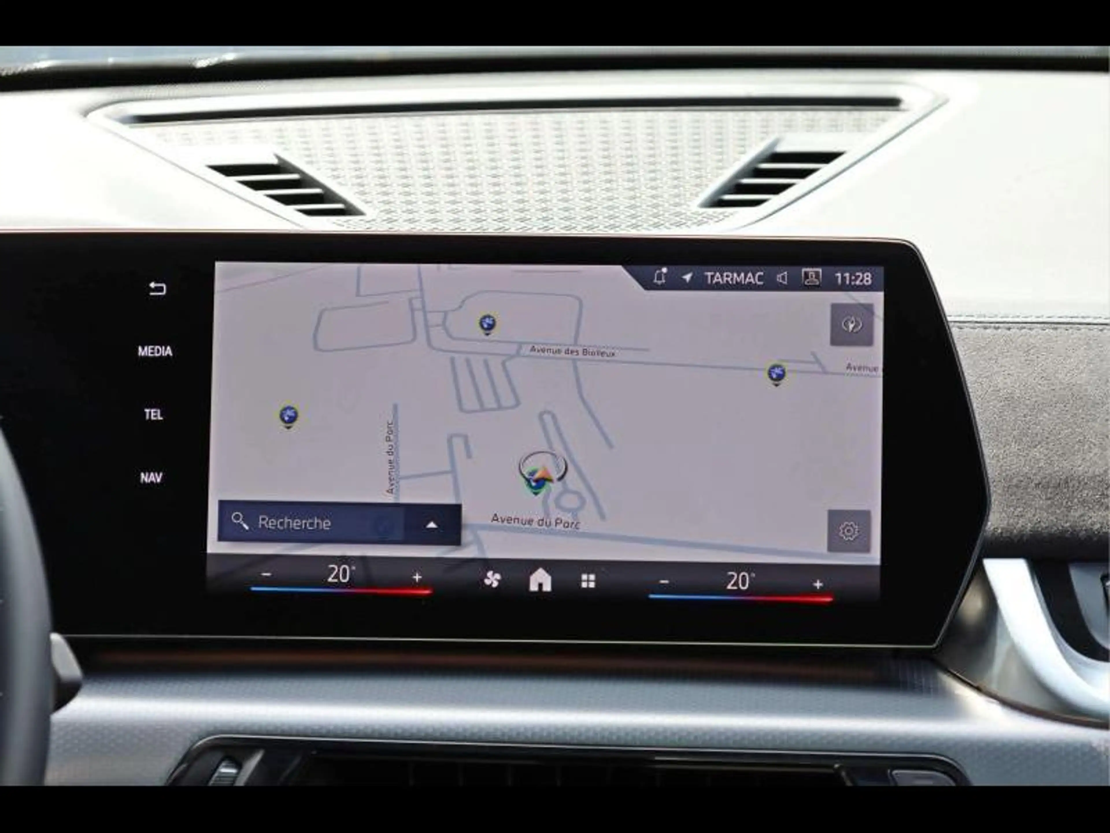 BMW iX2 eDrive20 Kit M Sport — photo 12