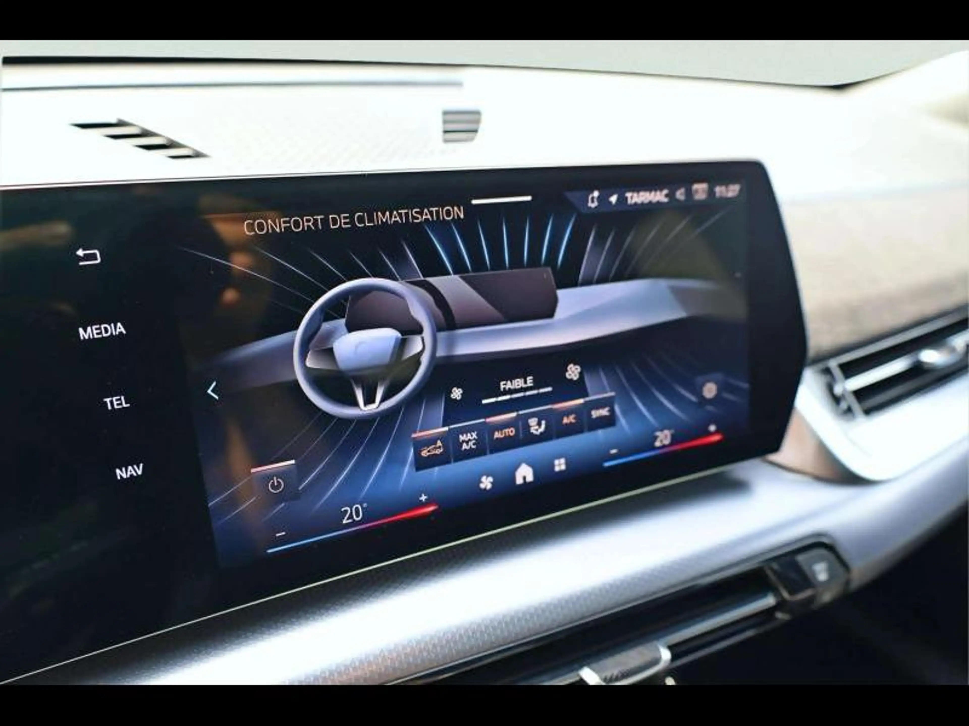 BMW iX2 eDrive20 Kit M Sport — photo 13