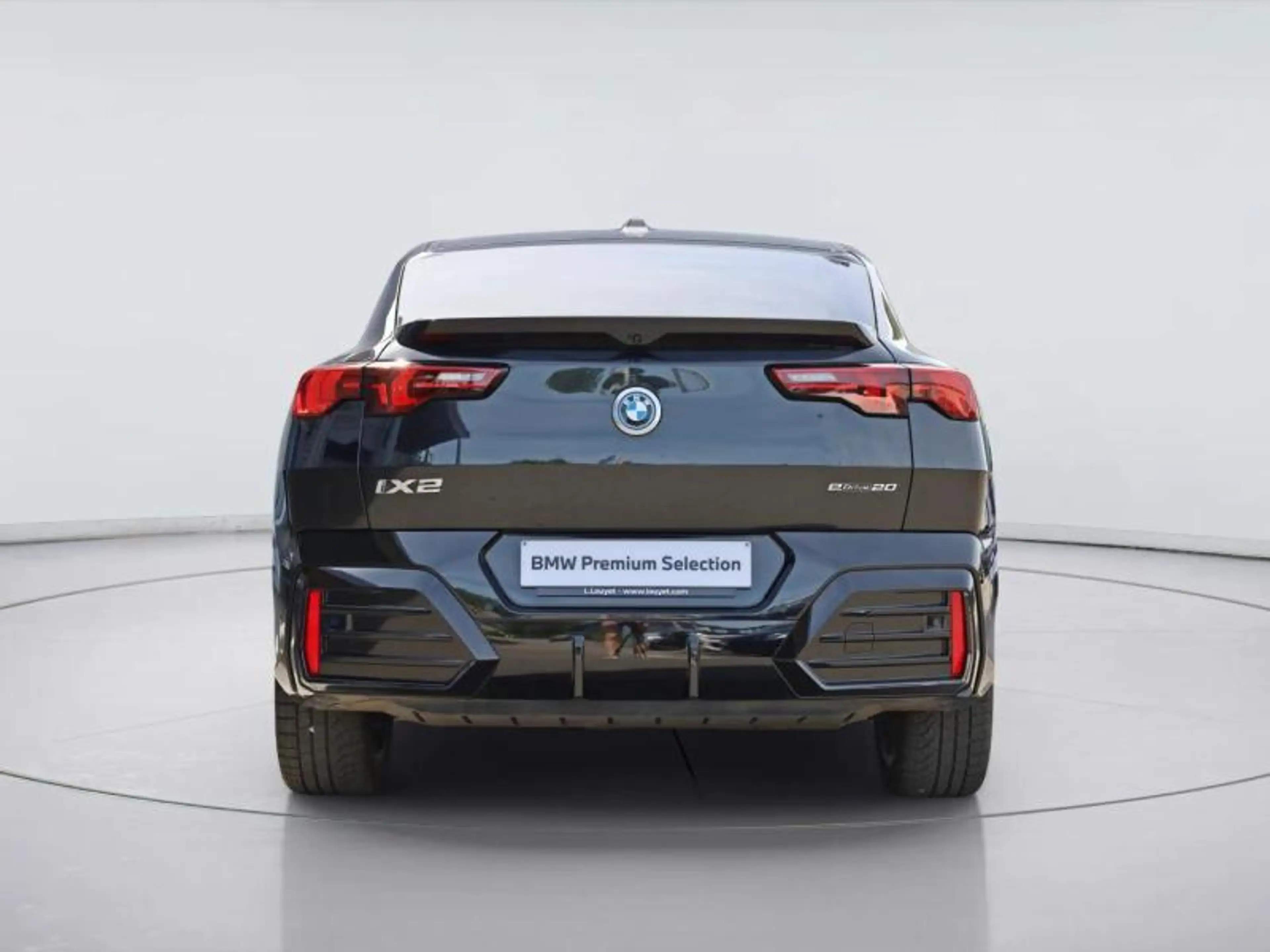 BMW iX2 eDrive20 Kit M Sport — photo 4