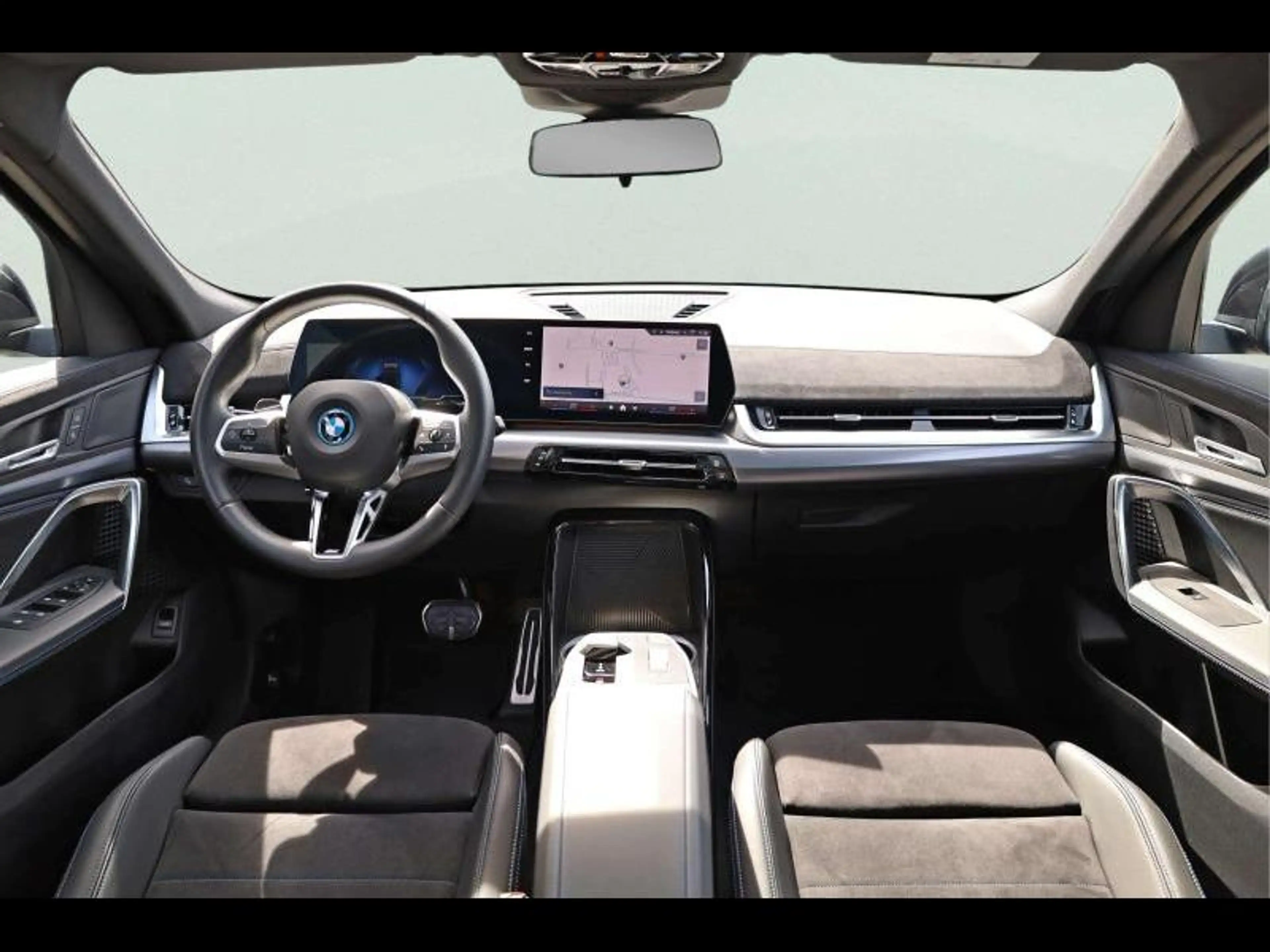 BMW iX2 eDrive20 Kit M Sport — photo 7
