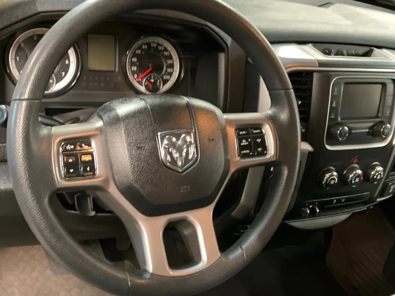 RAM 1500 снимка RAM 1500
