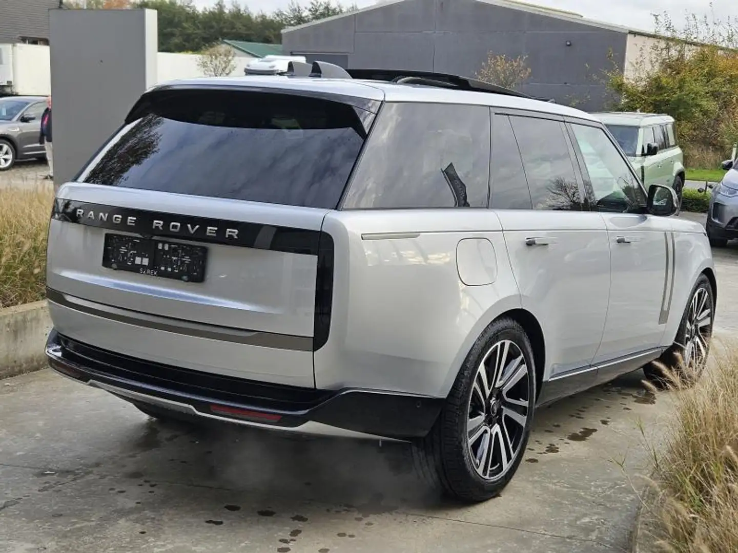 Land Rover Range Rover SWB P460e HSE AWD Auto. 25MY Zilver - 2