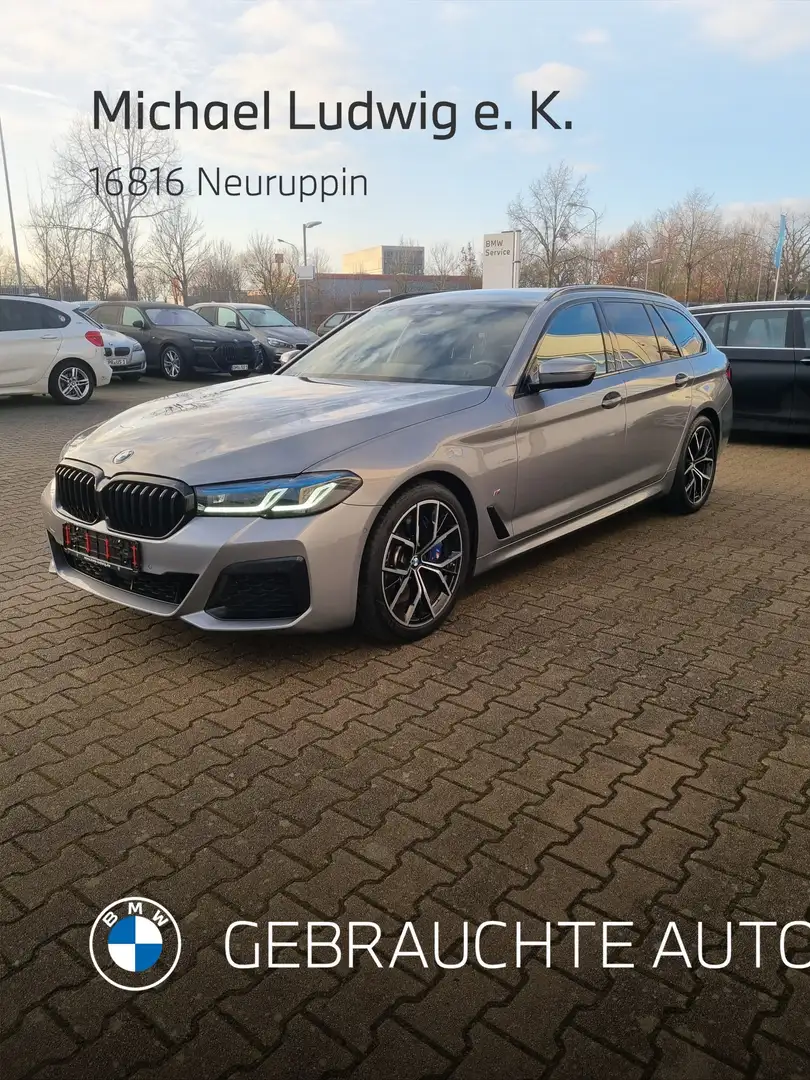 BMW 540 d xDrive Touring M Sportpaket Head-Up HiFi Gris - 1