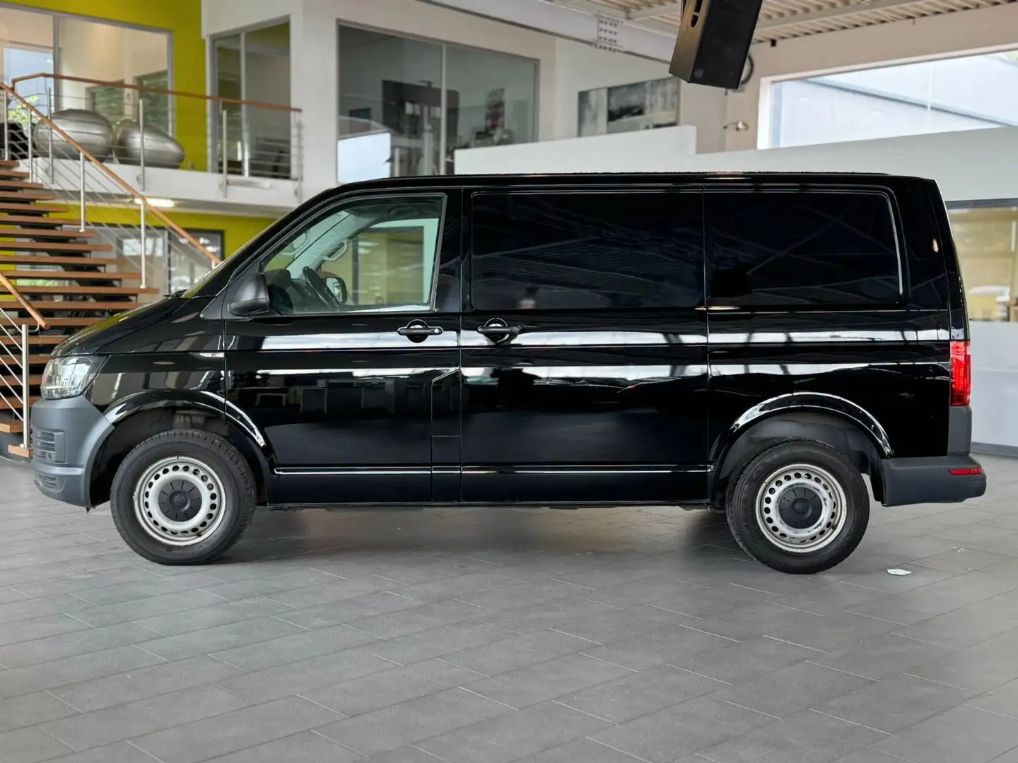 Volkswagen T6 Transporter Kasten-Kombi, RFK, ACC, Klima Negro - 2