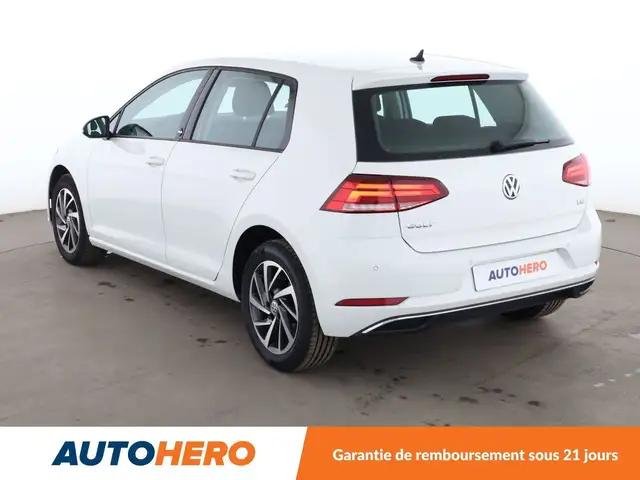 Volkswagen Golf view 4