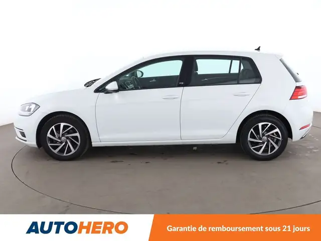 Volkswagen Golf view 3
