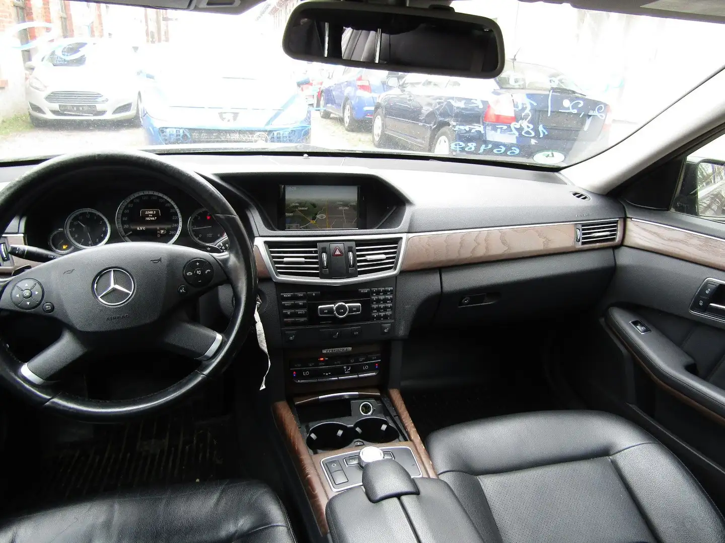 Mercedes-Benz E 200 E -Klasse Lim. E 200 CDI BlueEfficiency Zwart - 2