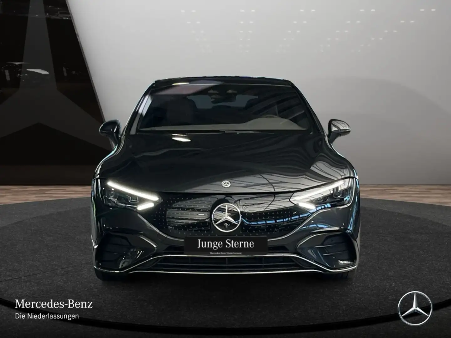 Mercedes-Benz EQE 500 4MATIC AMG Fahrass Burmester Distr. TV AHK Grijs - 2