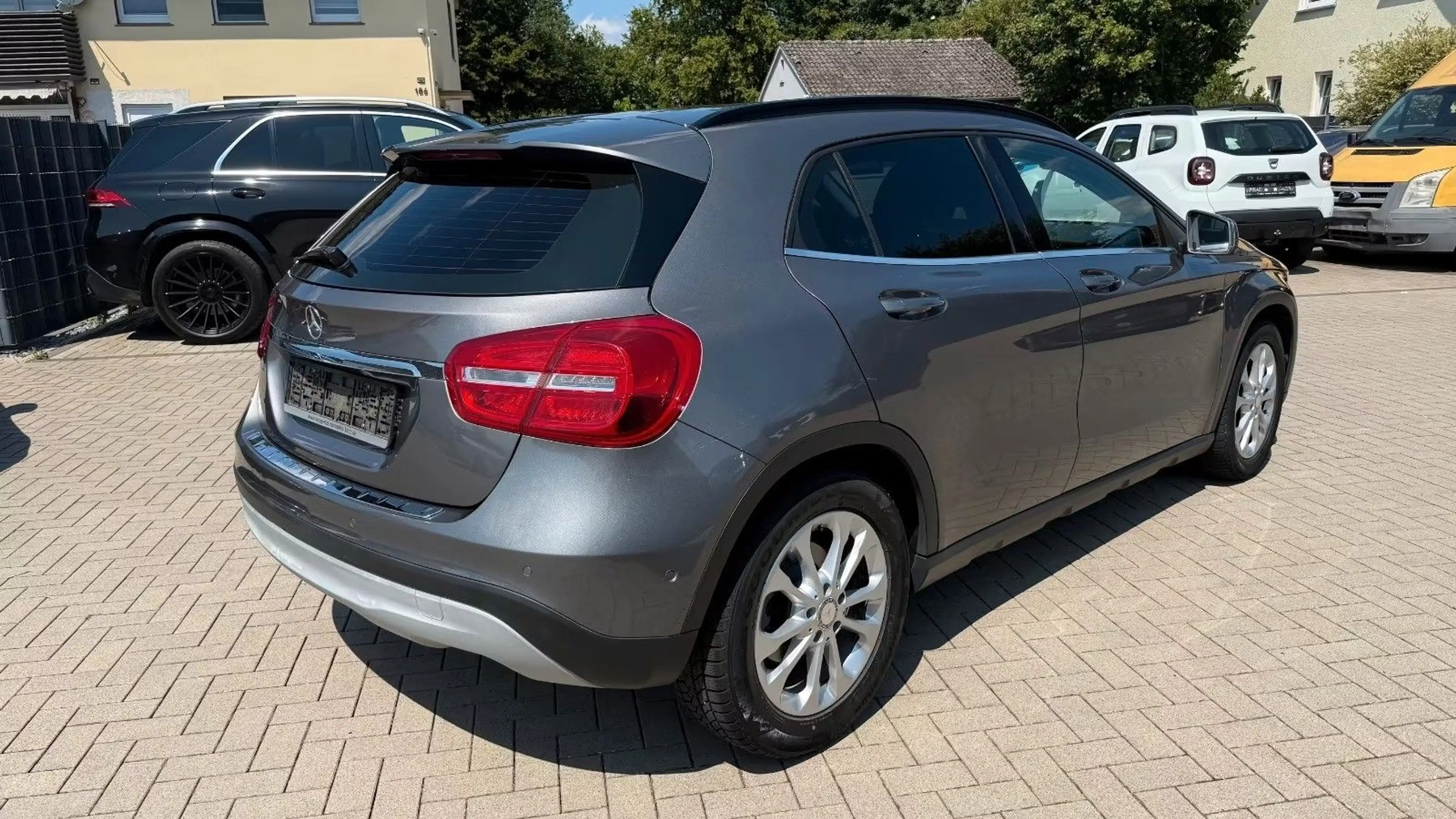 Mercedes-Benz GLA 200 CDI Style Automatik-Navi-Leder-Xenon-LM — photo 7