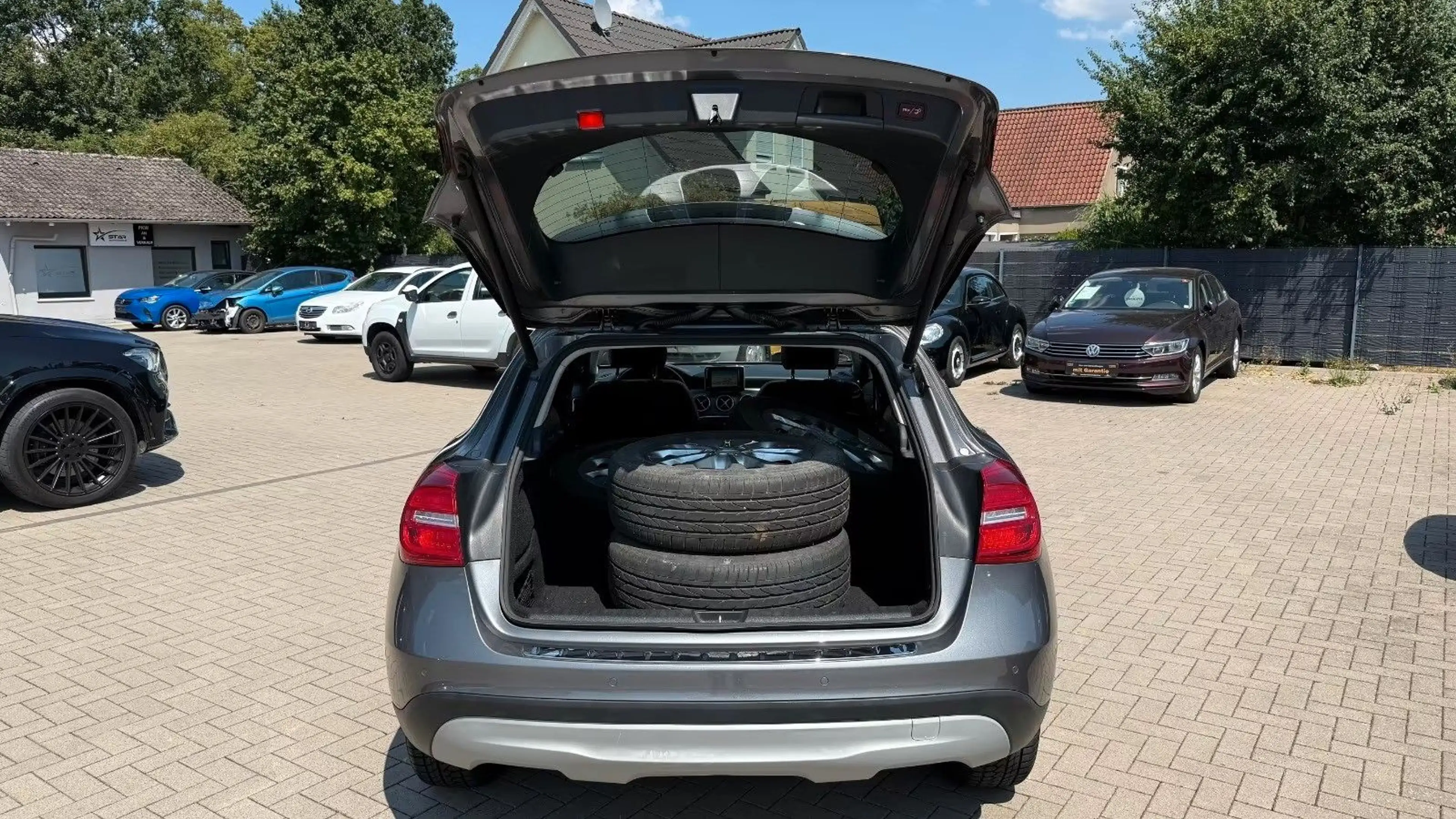Mercedes-Benz GLA 200 CDI Style Automatik-Navi-Leder-Xenon-LM — photo 14