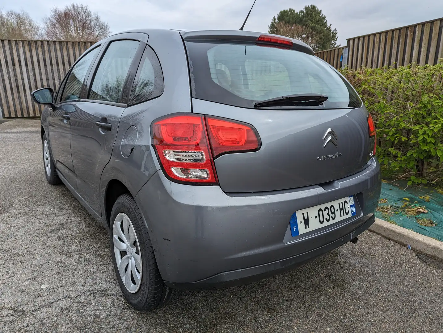 Citroen C3 1.1i Airdream Attraction Gris - 2