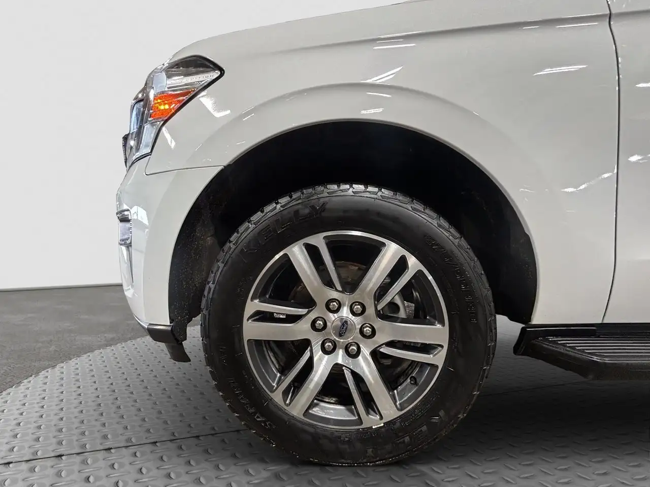 Ford Expedition снимка Ford Expedition