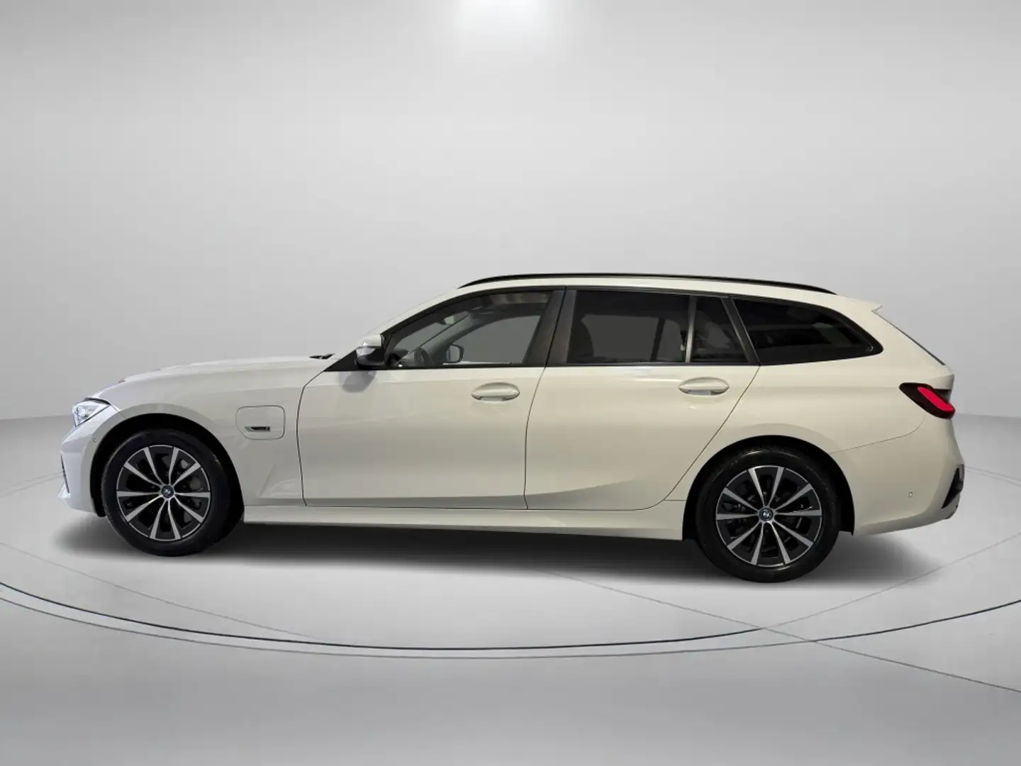 BMW 330 330e xDrive Touring Weiß - 2