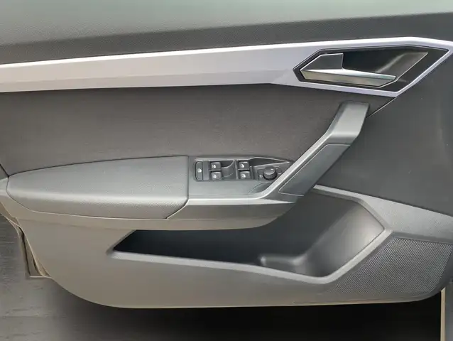 Seat Arona view 8