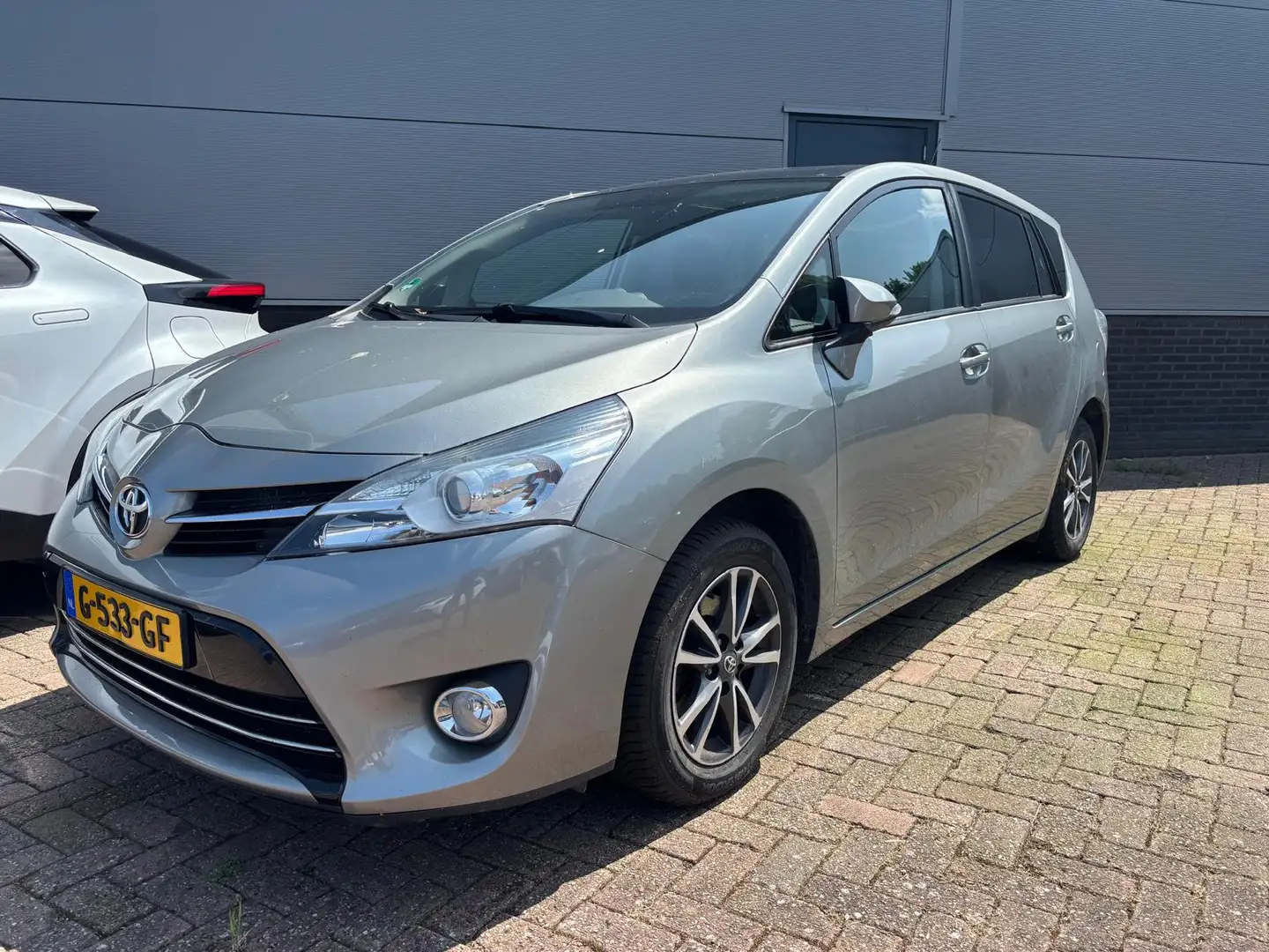 Toyota Verso 1.6 VVT-i Business Trekhaak Gris - 1