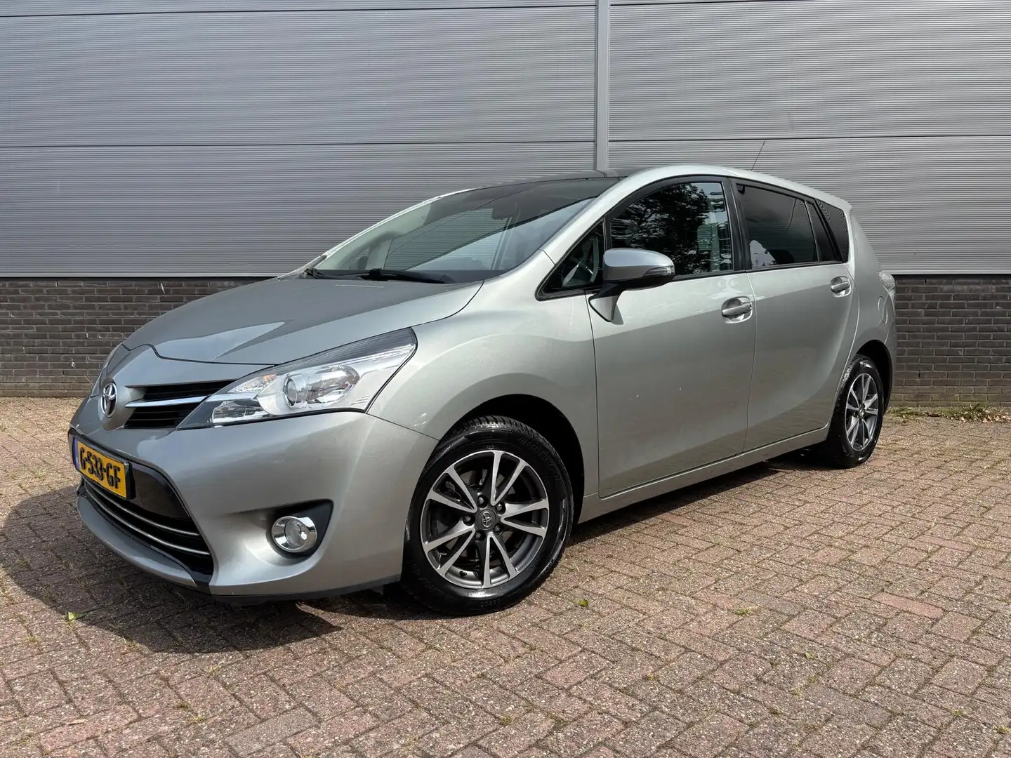 Toyota Verso 1.6 VVT-i Business Trekhaak Gris - 1