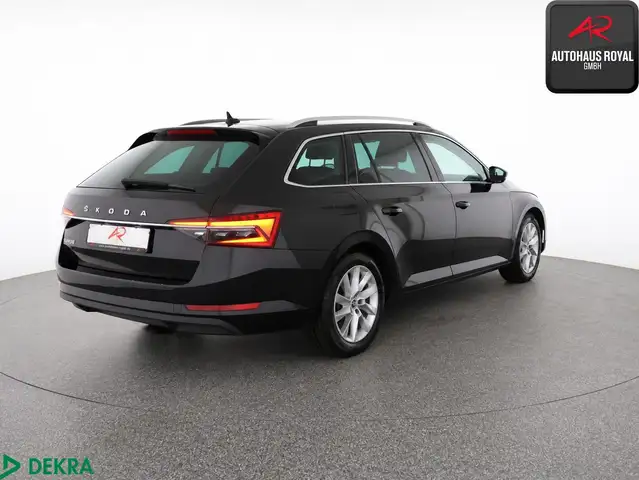 Skoda Superb view 5