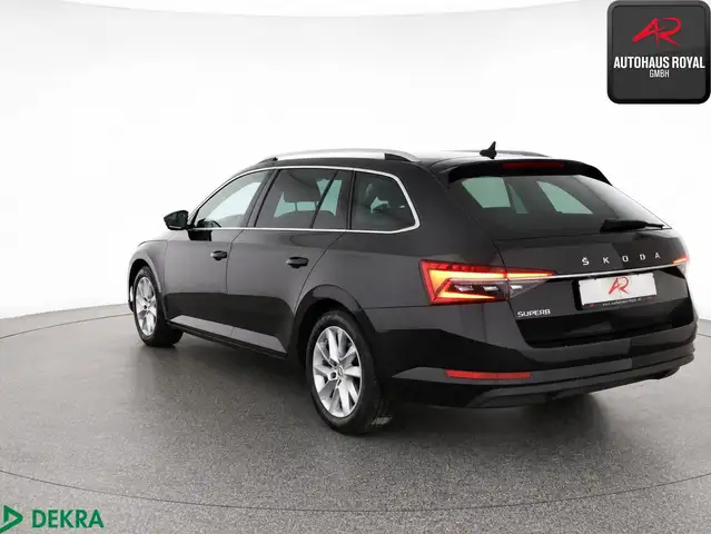 Skoda Superb view 3