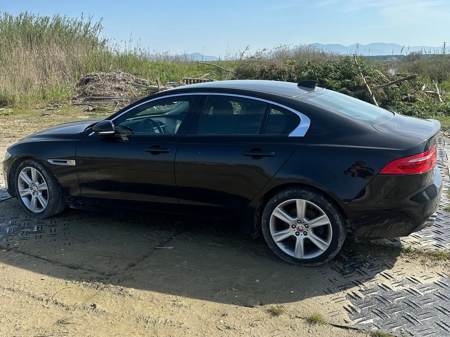 Jaguar XE XE 2.0d Pure 180cv Nero - 1