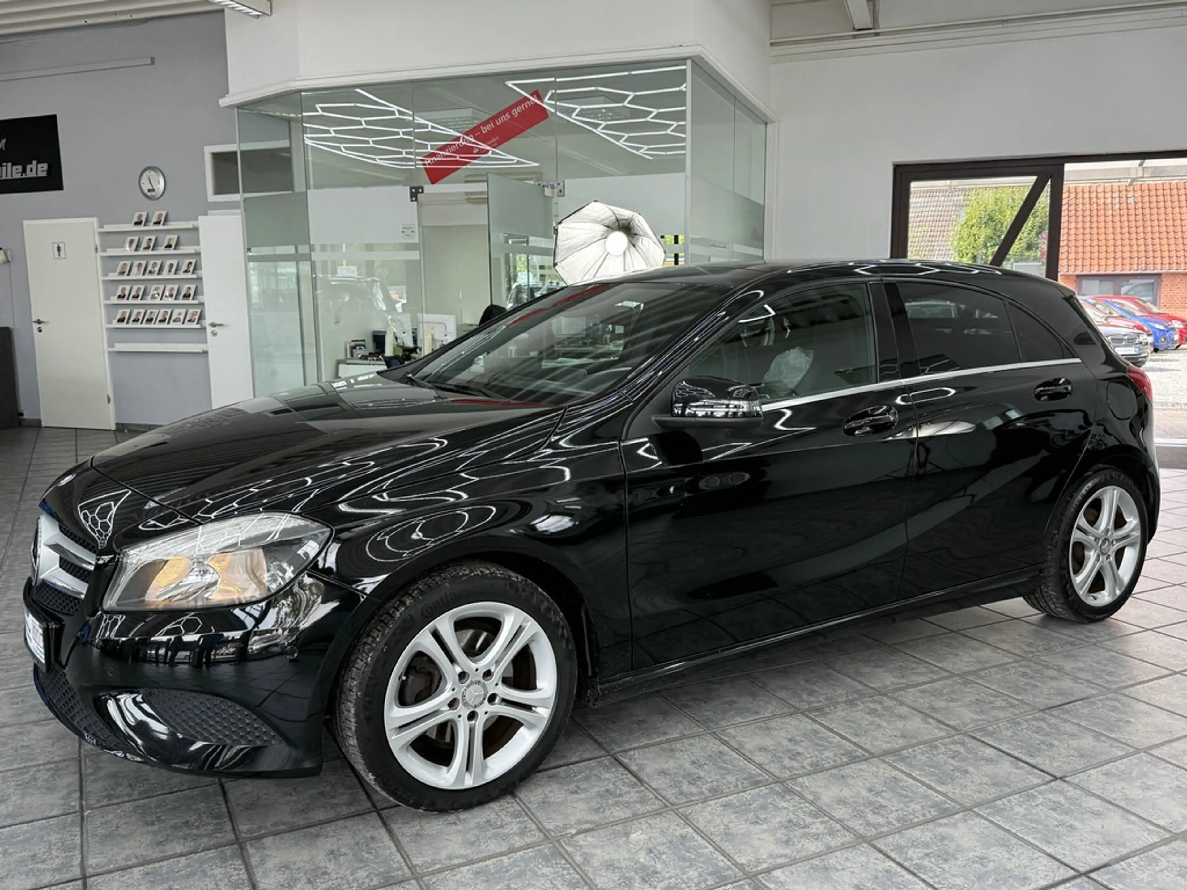 Mercedes-Benz A 200 CGI BE Urban, Pano, Leder, Kamera, Navi — photo 3