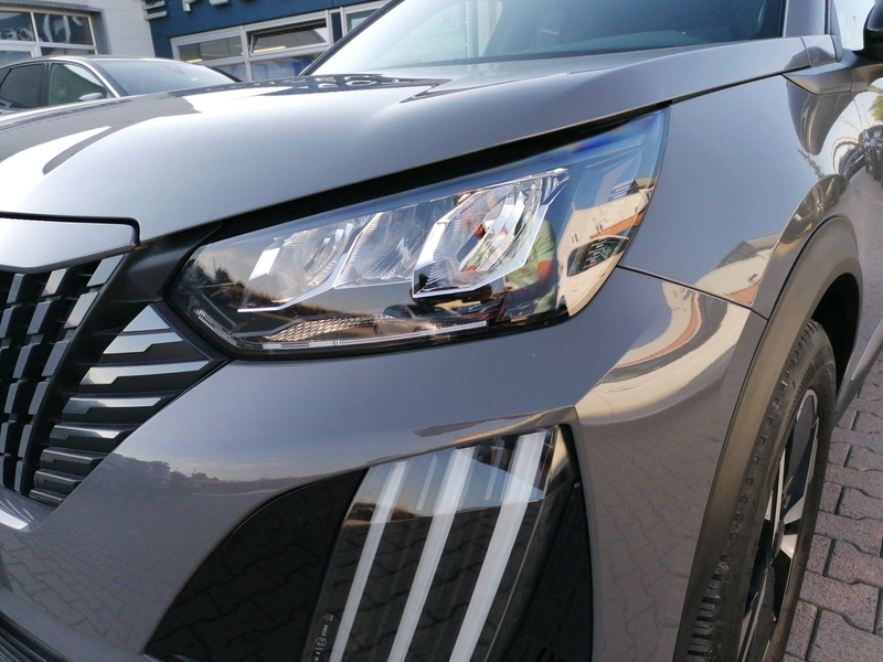 Peugeot 2008 1.2 PureTech 130 Allure LED PDC KlimaA AUT — photo 3