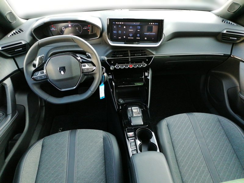 Peugeot 2008 1.2 PureTech 130 Allure LED PDC KlimaA AUT — photo 10