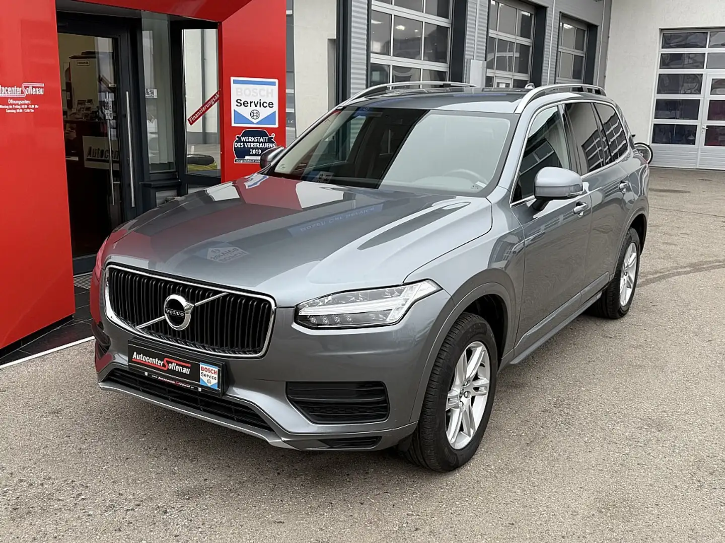 Volvo XC90 D4 Kinetic Grau - 2
